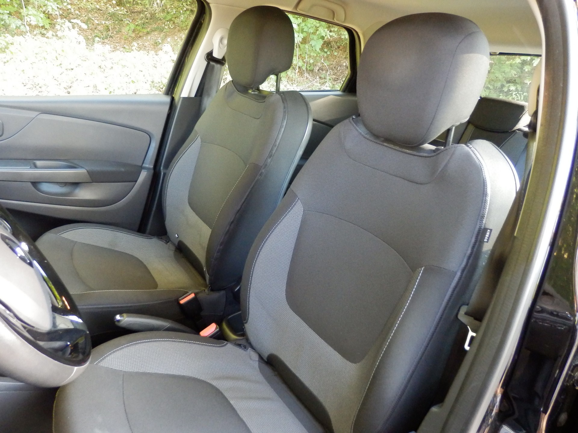 RENAULT Captur 1.2 T 16V Iconic EDC-image-8