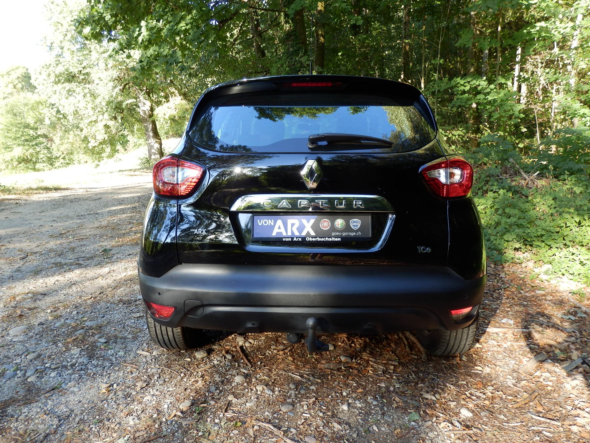 RENAULT Captur 1.2 T 16V Iconic EDC-image-3