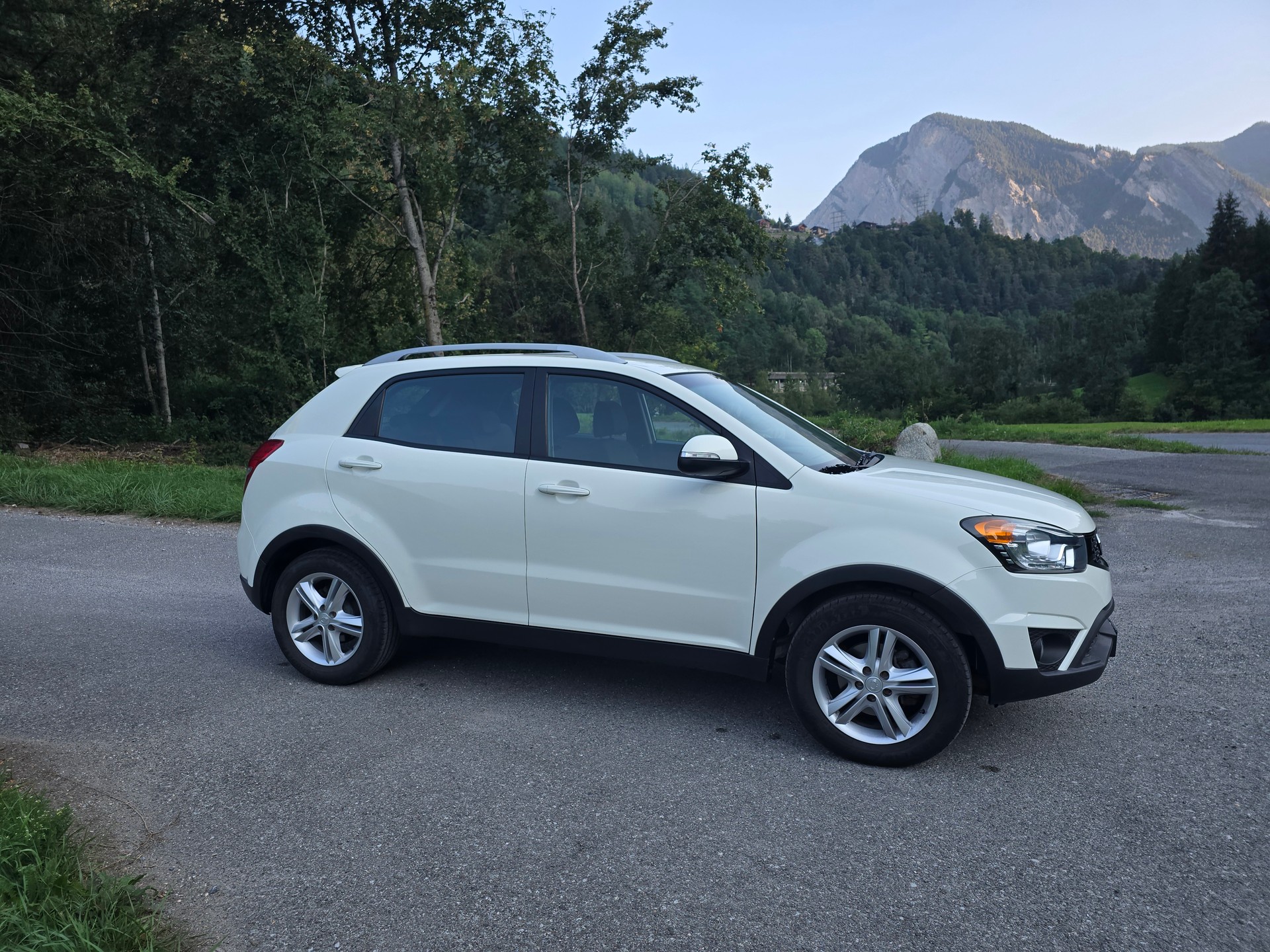 KGM-SsangYong Korando 2.0 e-XDI Quartz 4WD-image-1