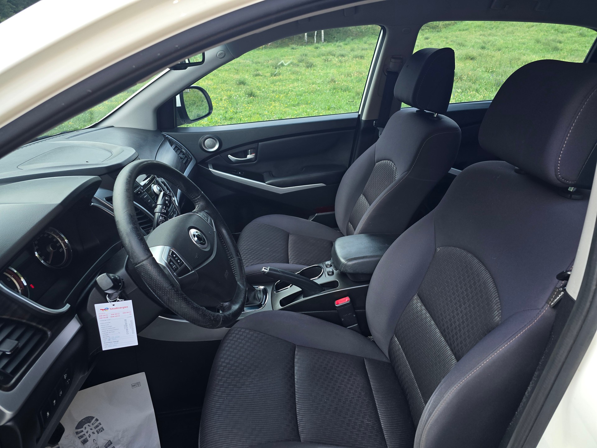 KGM-SsangYong Korando 2.0 e-XDI Quartz 4WD-image-8
