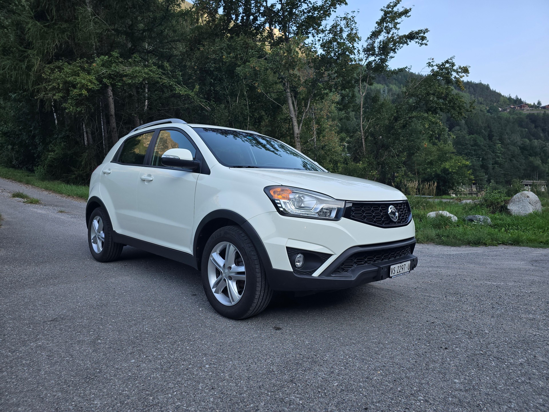 KGM-SsangYong Korando 2.0 e-XDI Quartz 4WD-image-0
