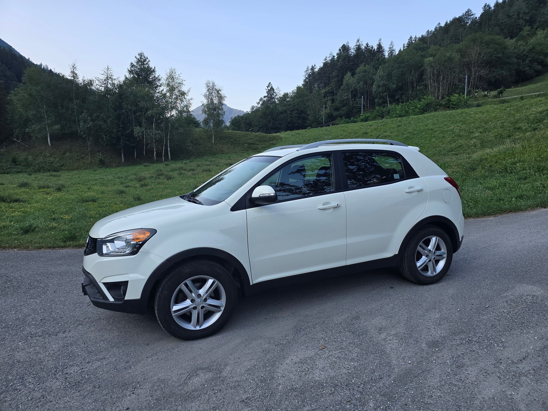 KGM-SsangYong Korando 2.0 e-XDI Quartz 4WD-image-5