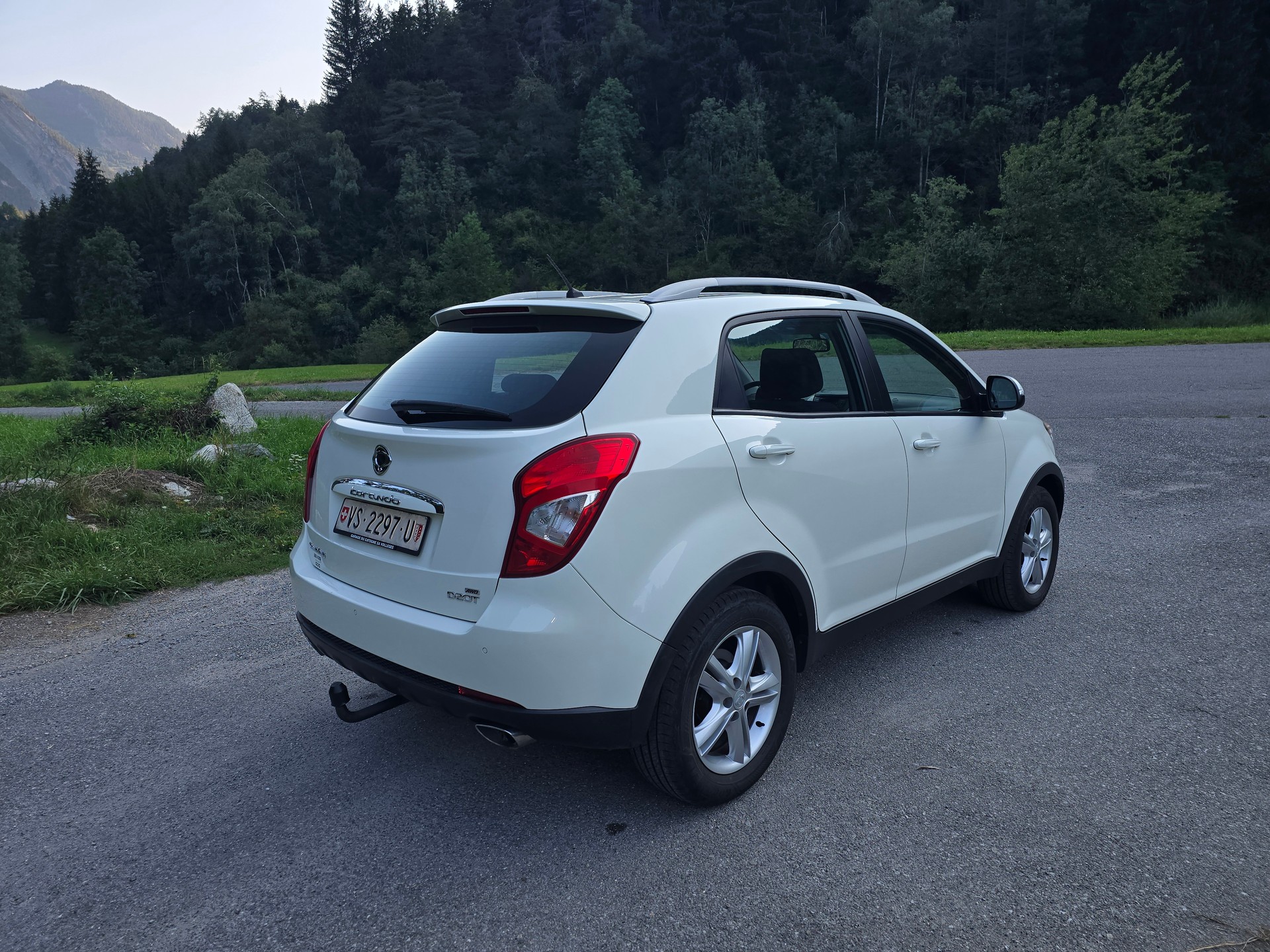 KGM-SsangYong Korando 2.0 e-XDI Quartz 4WD-image-2