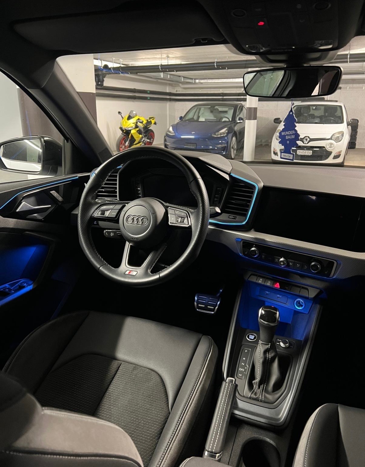 AUDI 1.0 30 TFSI City Carver Attraction S-Tronic-image-4