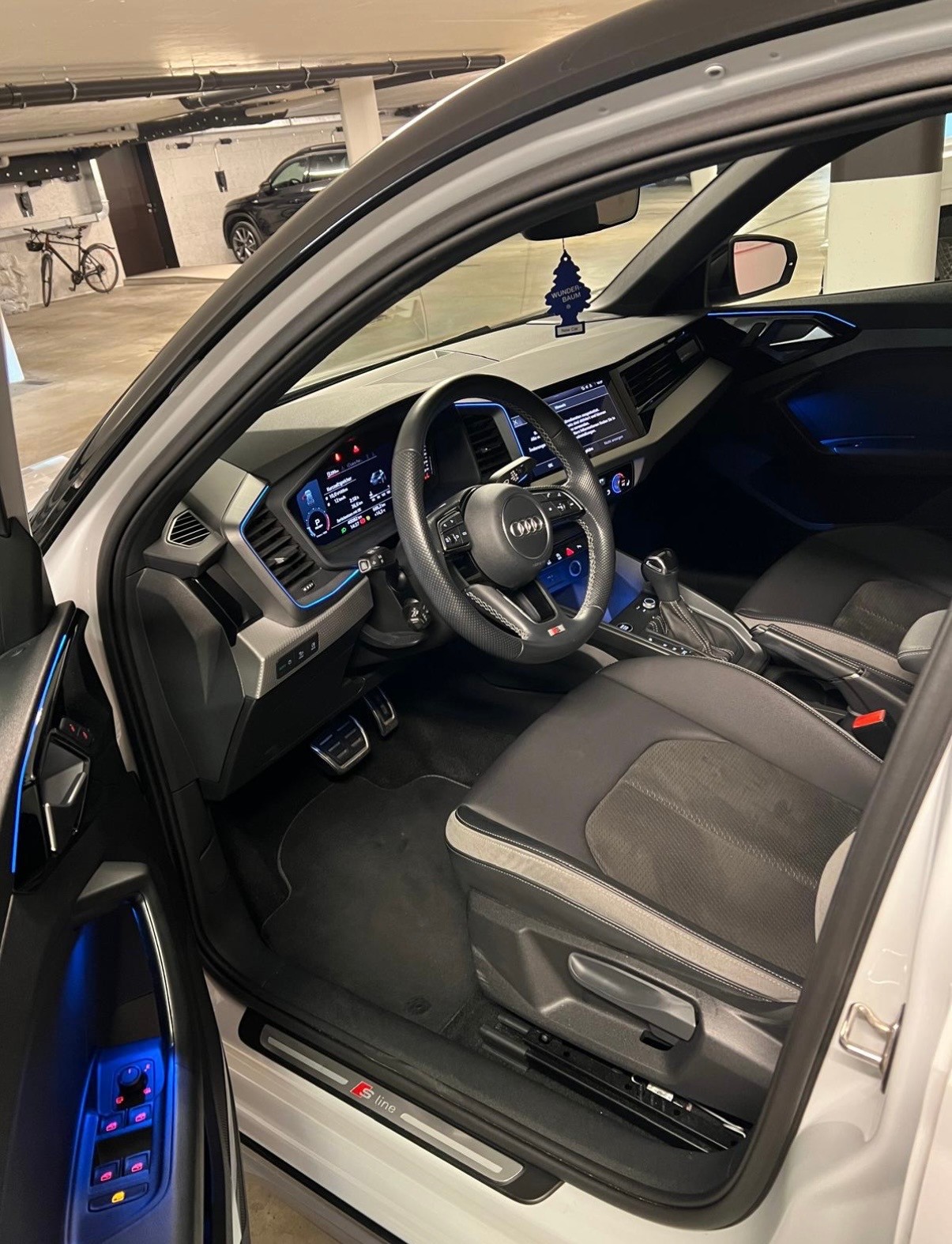 AUDI 1.0 30 TFSI City Carver Attraction S-Tronic-image-3