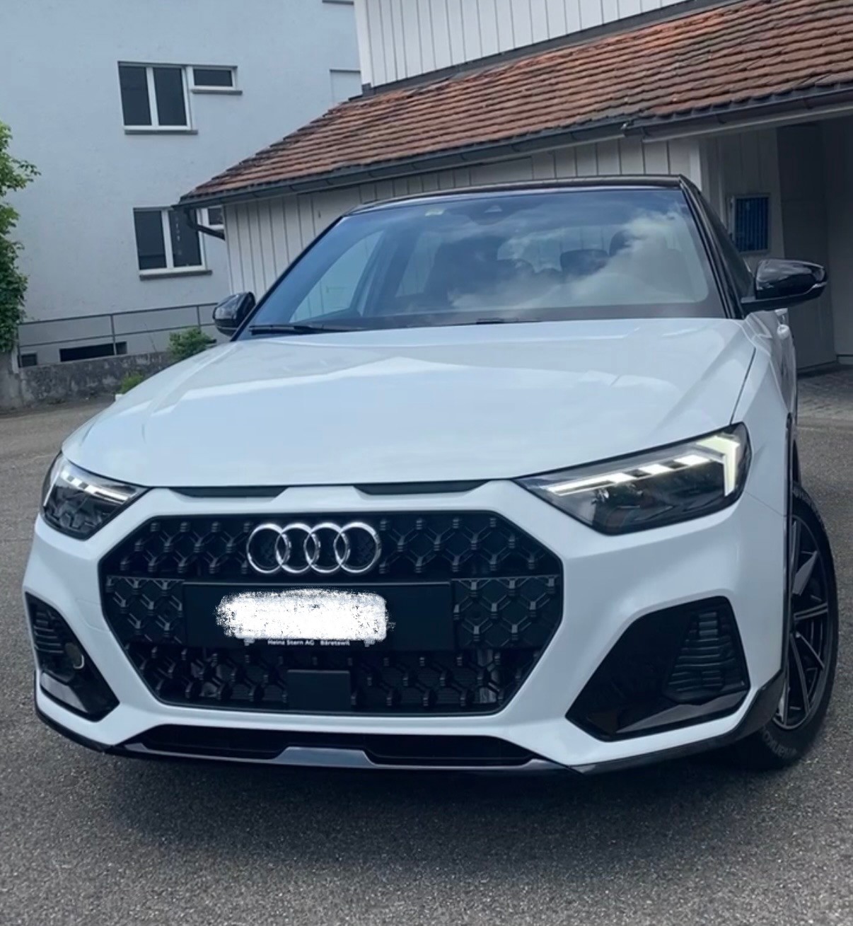 AUDI 1.0 30 TFSI City Carver Attraction S-Tronic-image-0