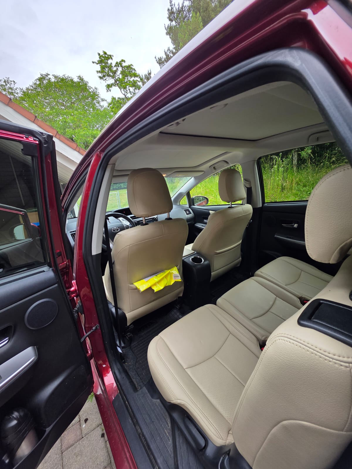 TOYOTA 1.8 VVTi HSD Premium-image-2