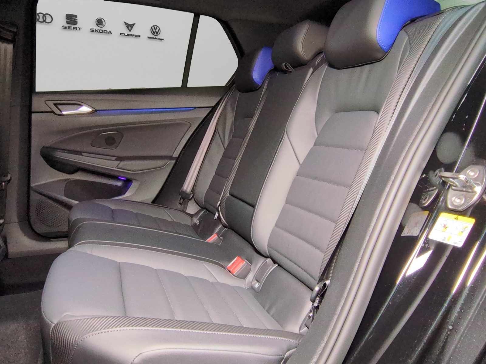 VW Golf 2.0 TSI R DSG 4 Motion-image-8