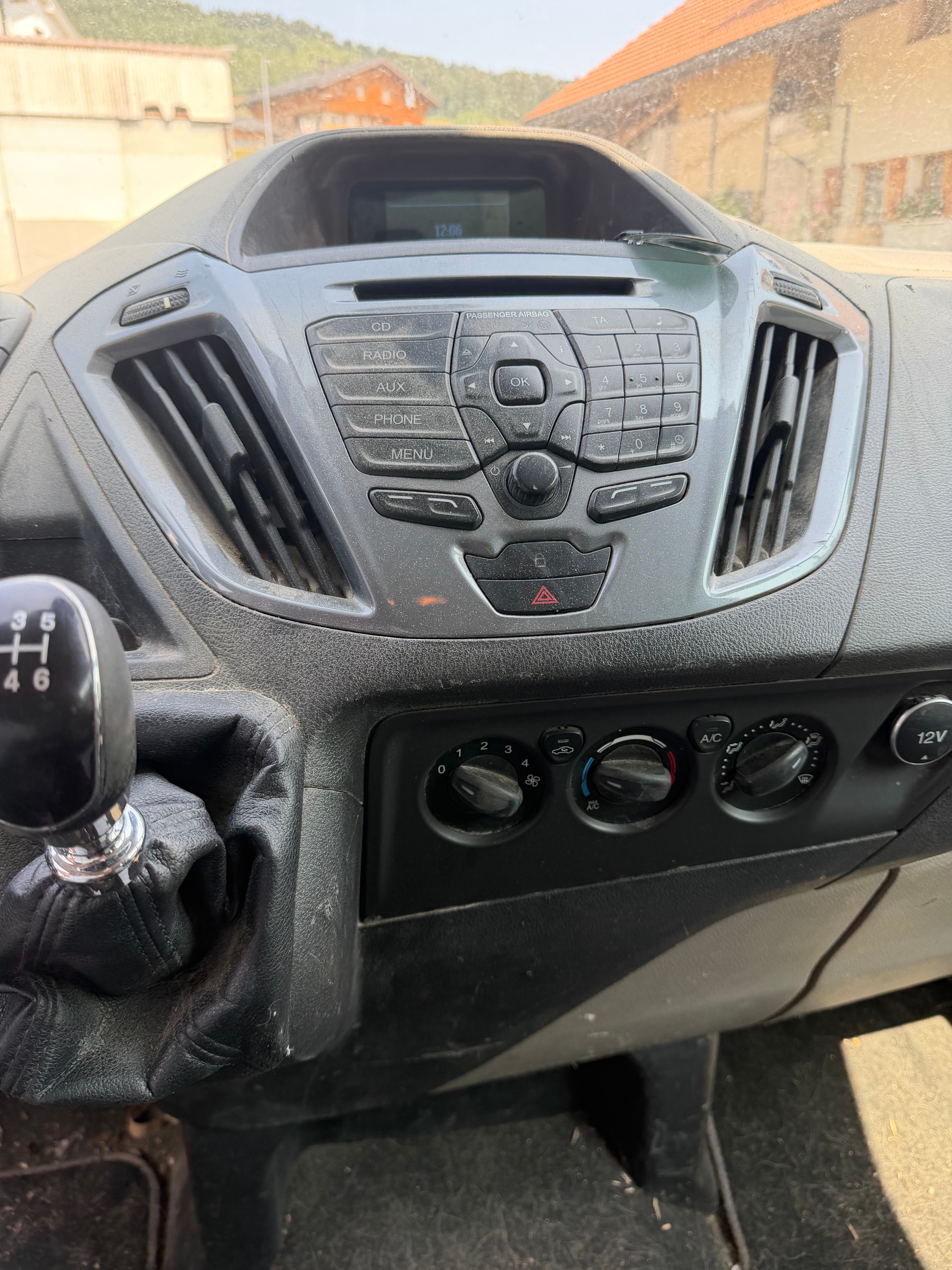 FORD Tourneo Custom 300 L1H1 Limited-image-4