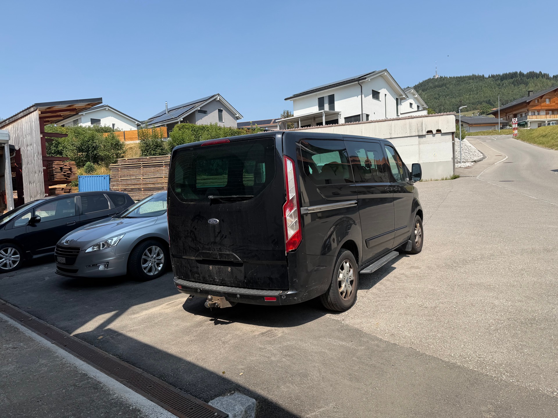 FORD Tourneo Custom 300 L1H1 Limited-image-3