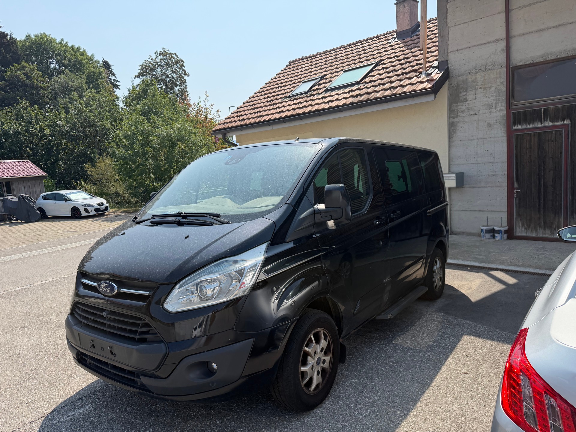 FORD Tourneo Custom 300 L1H1 Limited-image-2
