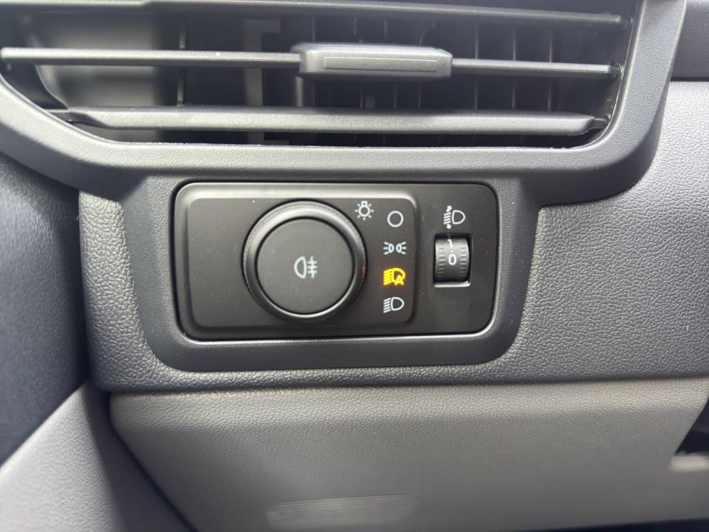 FORD E-Transit C Van 320 L1 Trend-image-16