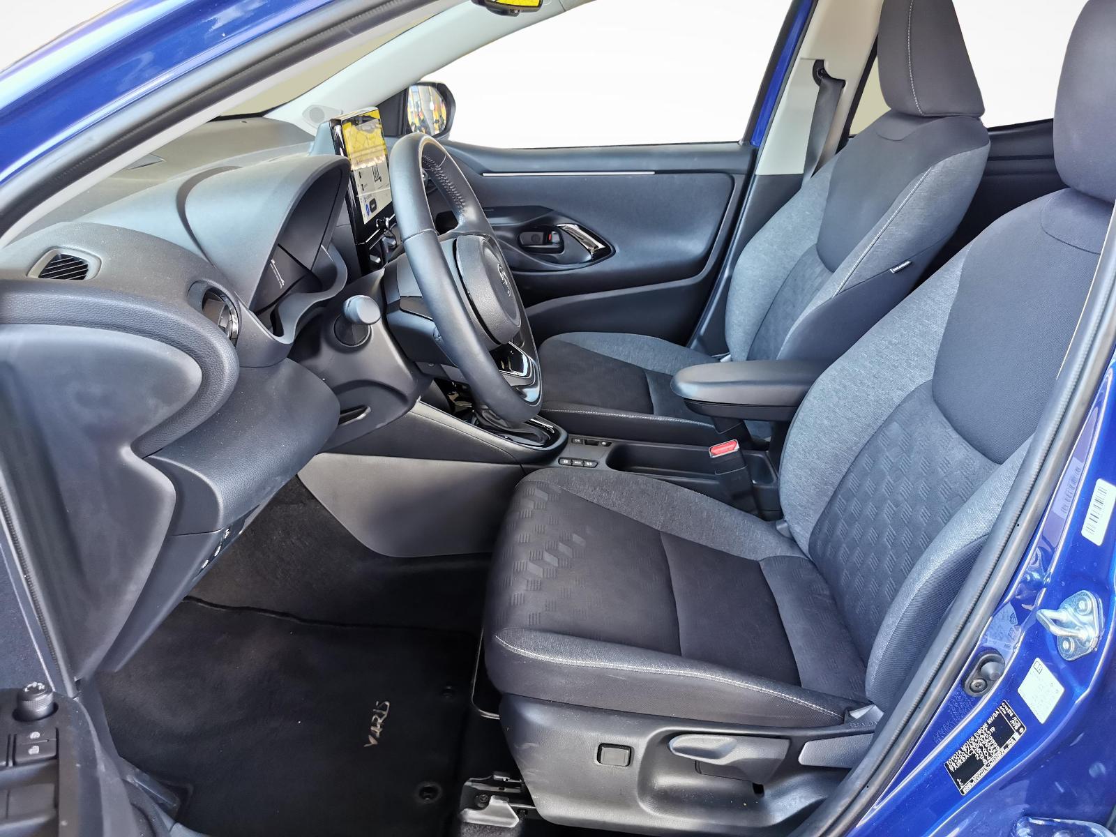 TOYOTA Yaris 1.5 VVT-i HSD Trend-image-1