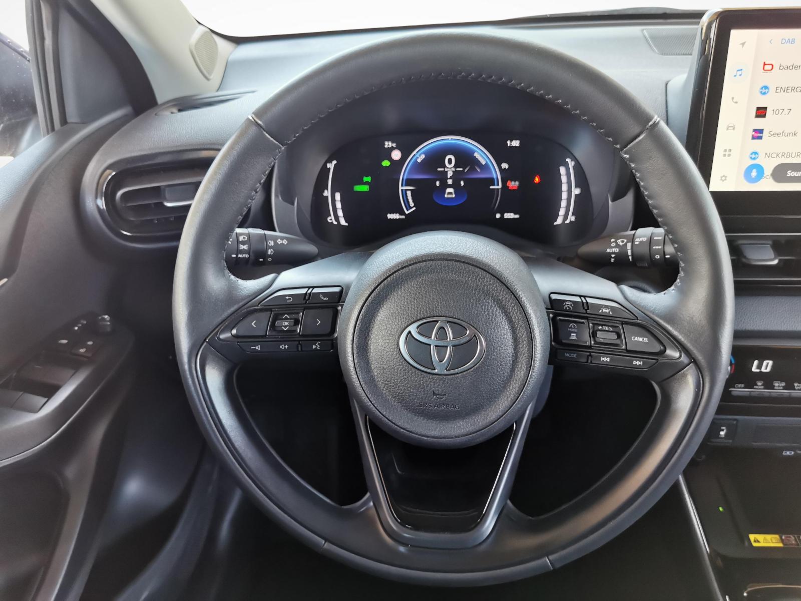 TOYOTA Yaris 1.5 VVT-i HSD Trend-image-4