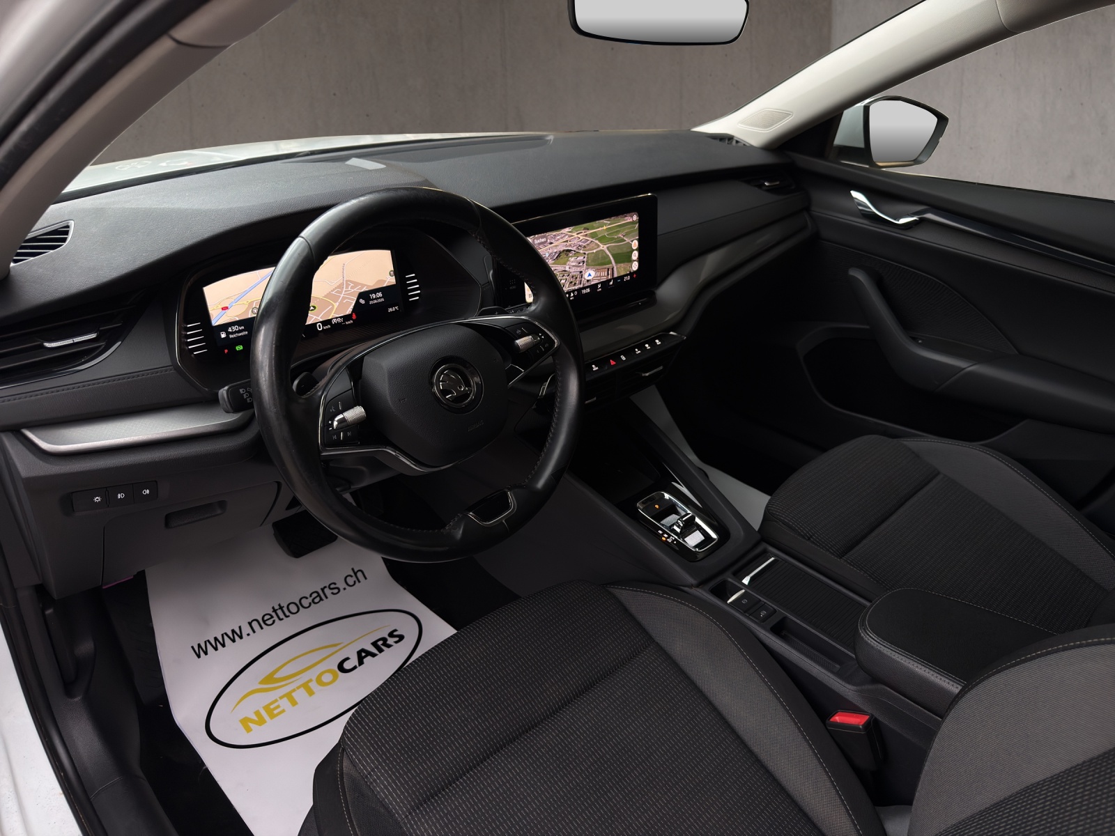 SKODA Octavia Combi 2.0 TDI DSG Ambition-image-7