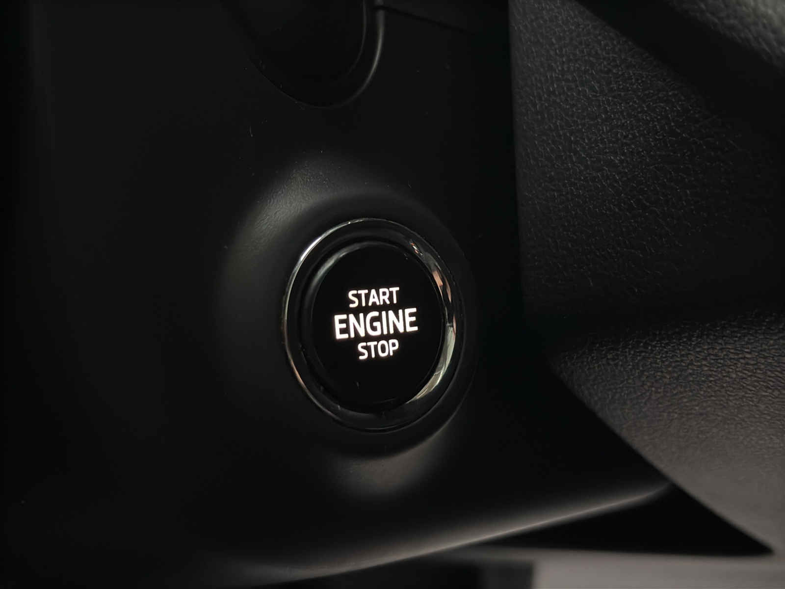 SKODA Octavia Combi 2.0 TDI DSG Ambition-image-12