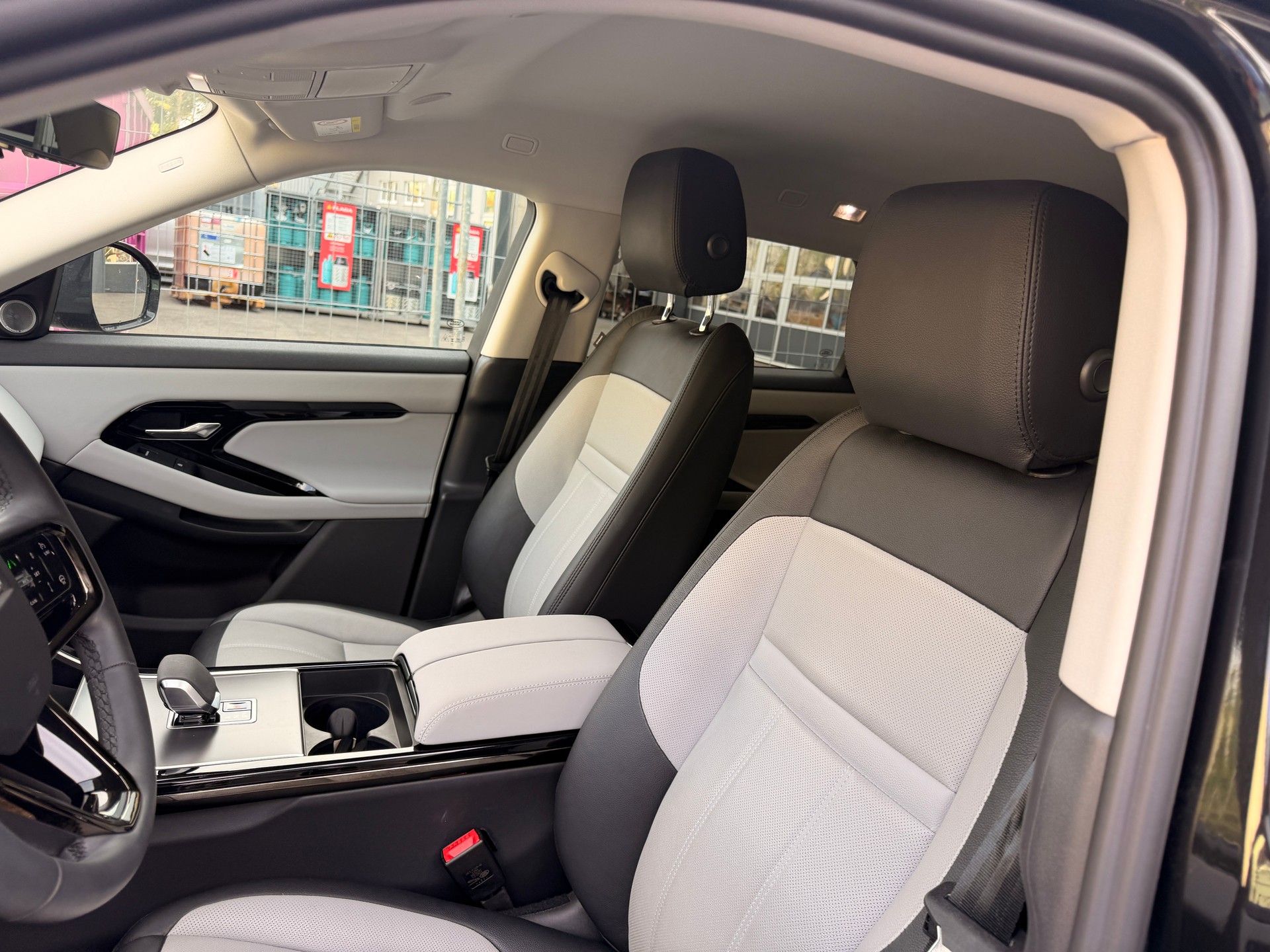 LAND ROVER Range Rover Evoque D-Dynamic D 200 MHEV SE AT9-image-8