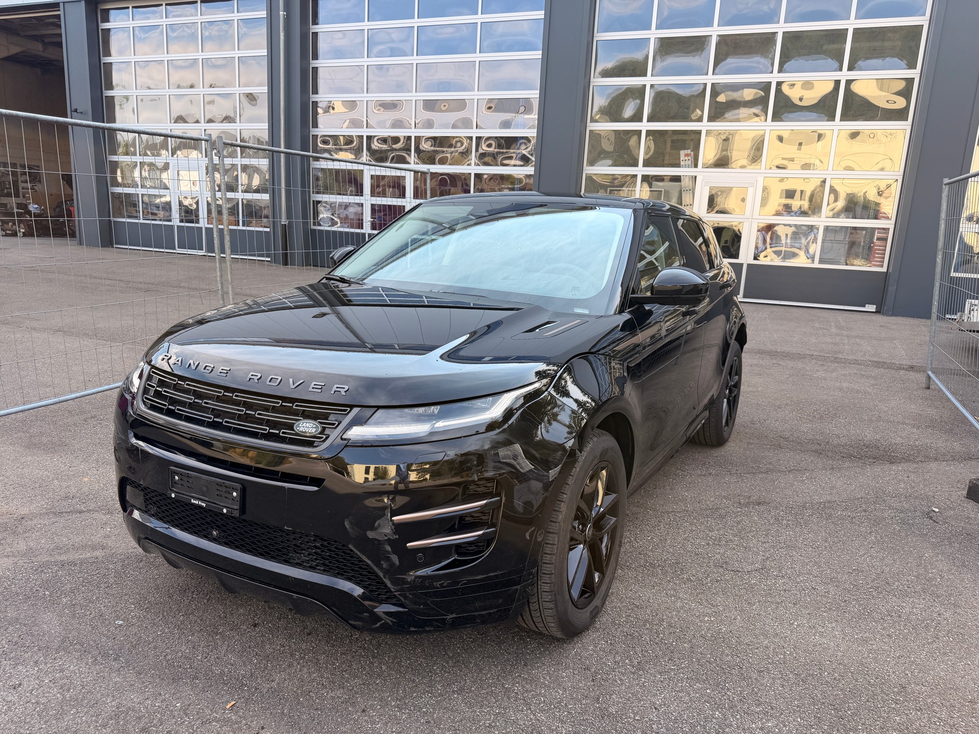LAND ROVER Range Rover Evoque D-Dynamic D 200 MHEV SE AT9-image-0