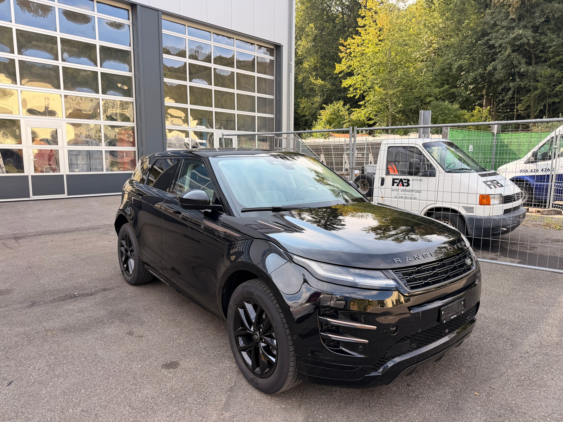 LAND ROVER Range Rover Evoque D-Dynamic D 200 MHEV SE AT9-image-1