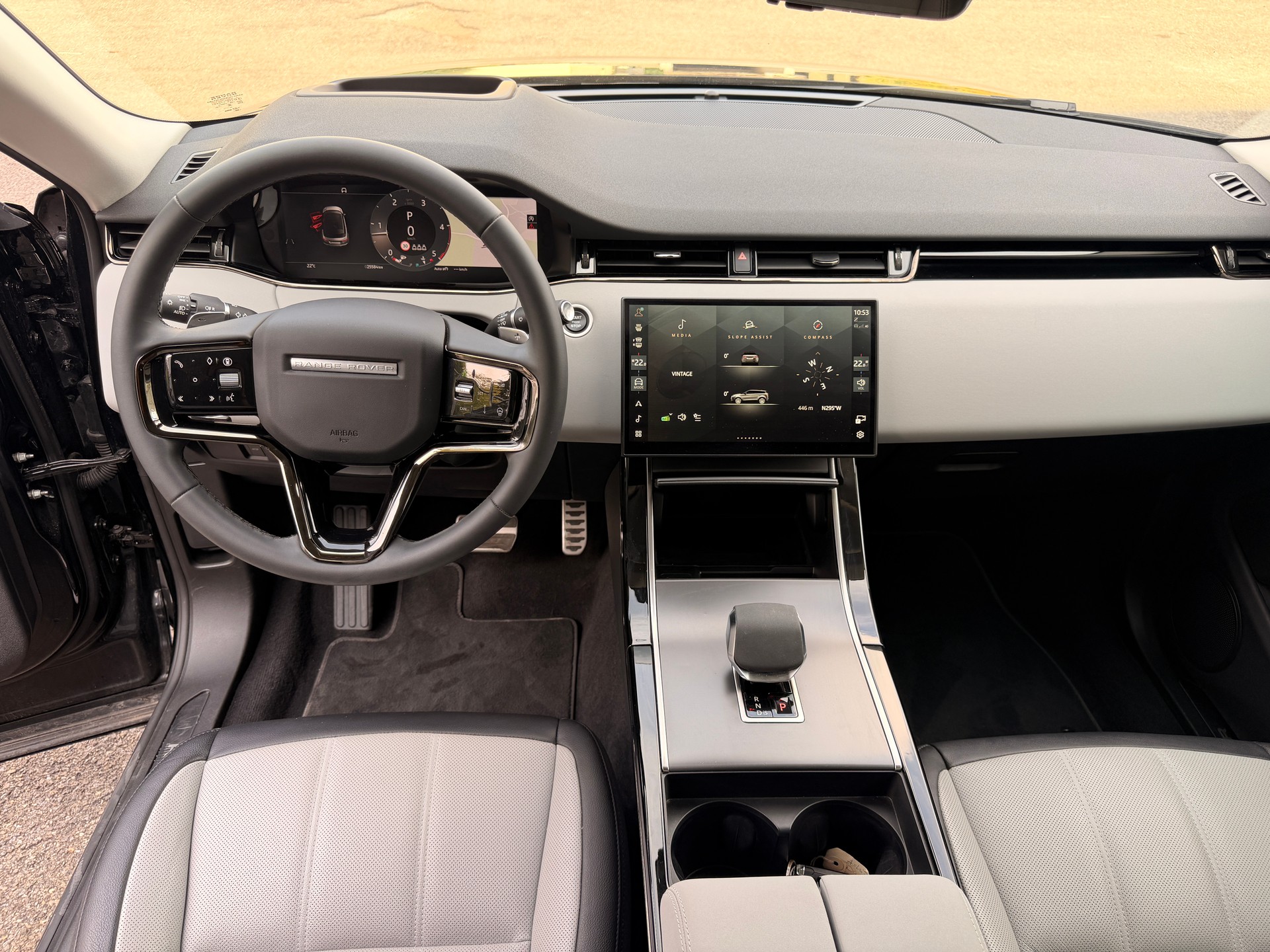 LAND ROVER Range Rover Evoque D-Dynamic D 200 MHEV SE AT9-image-9