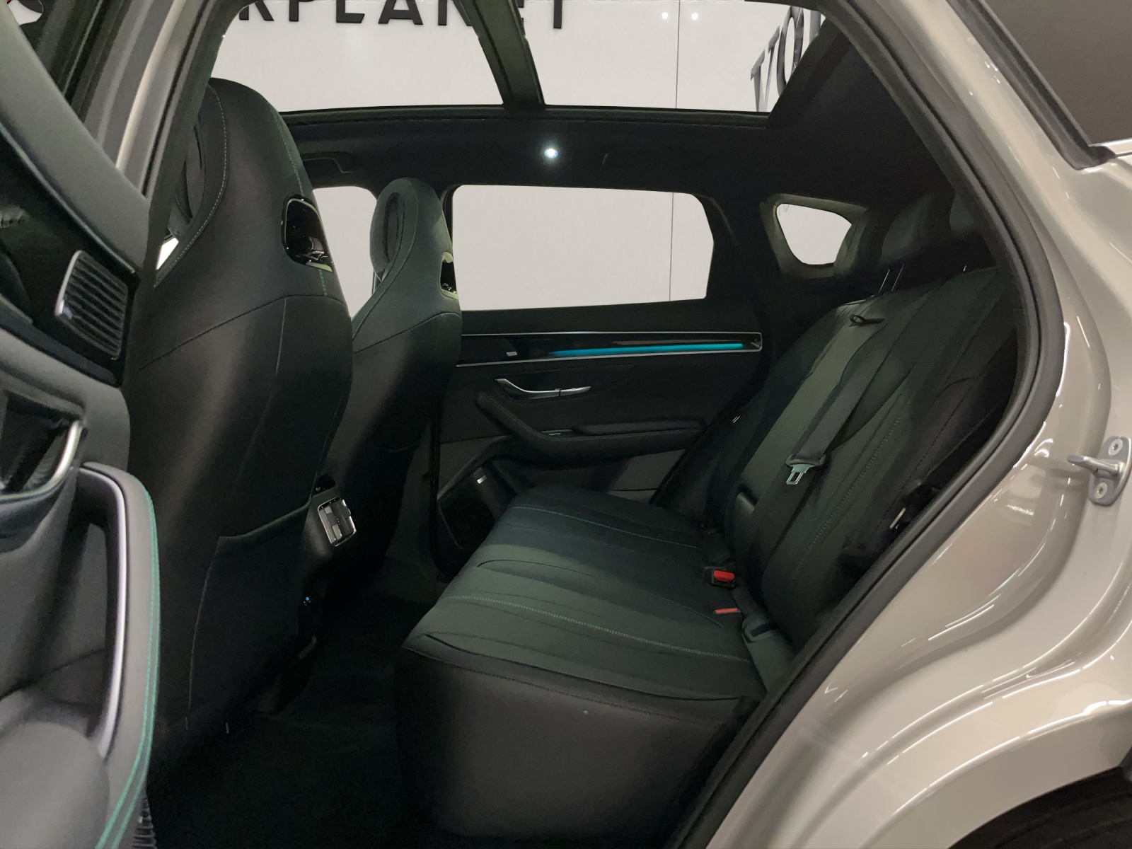 BYD Seal U DM-i Design AWD-image-13