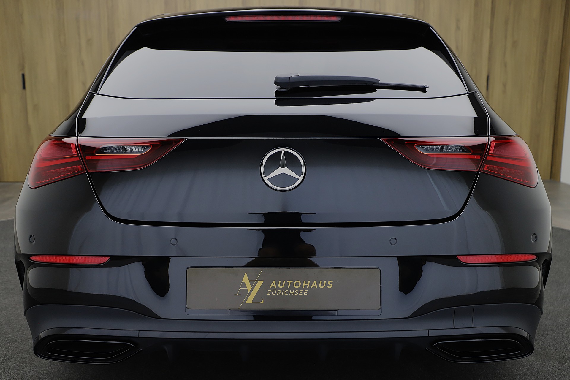 MERCEDES-BENZ CLA 200d Shooting Brake 7G-DCT AMG Line Night Edition und Advanced Plus-image-3