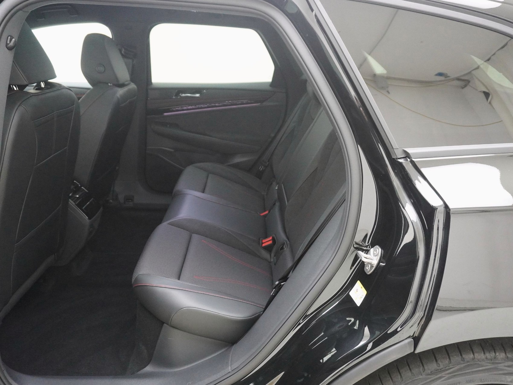 VW ID.7 Tourer 86 kWh GTX 4MOTION-image-14