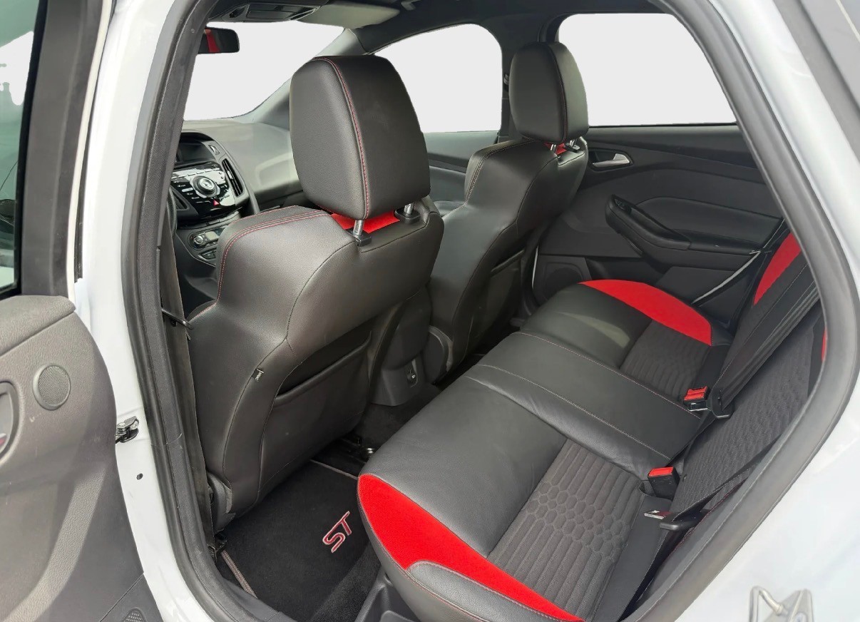 FORD Focus 2.0 SCTi ST-3-image-14