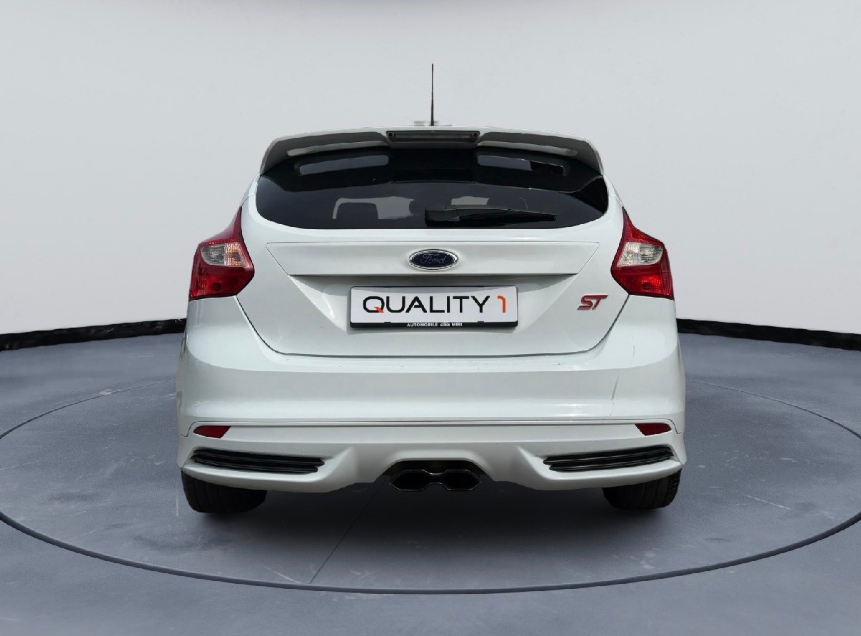 FORD Focus 2.0 SCTi ST-3-image-5