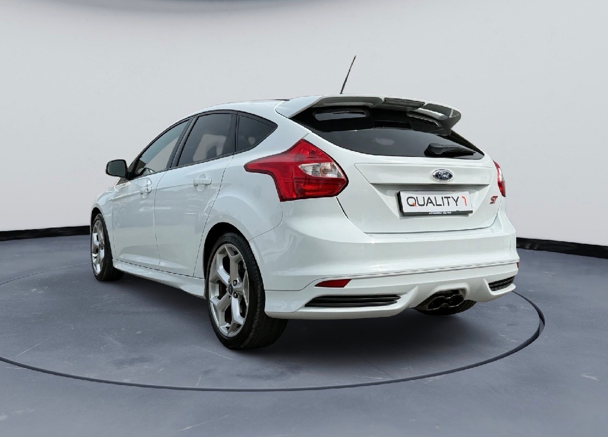 FORD Focus 2.0 SCTi ST-3-image-6