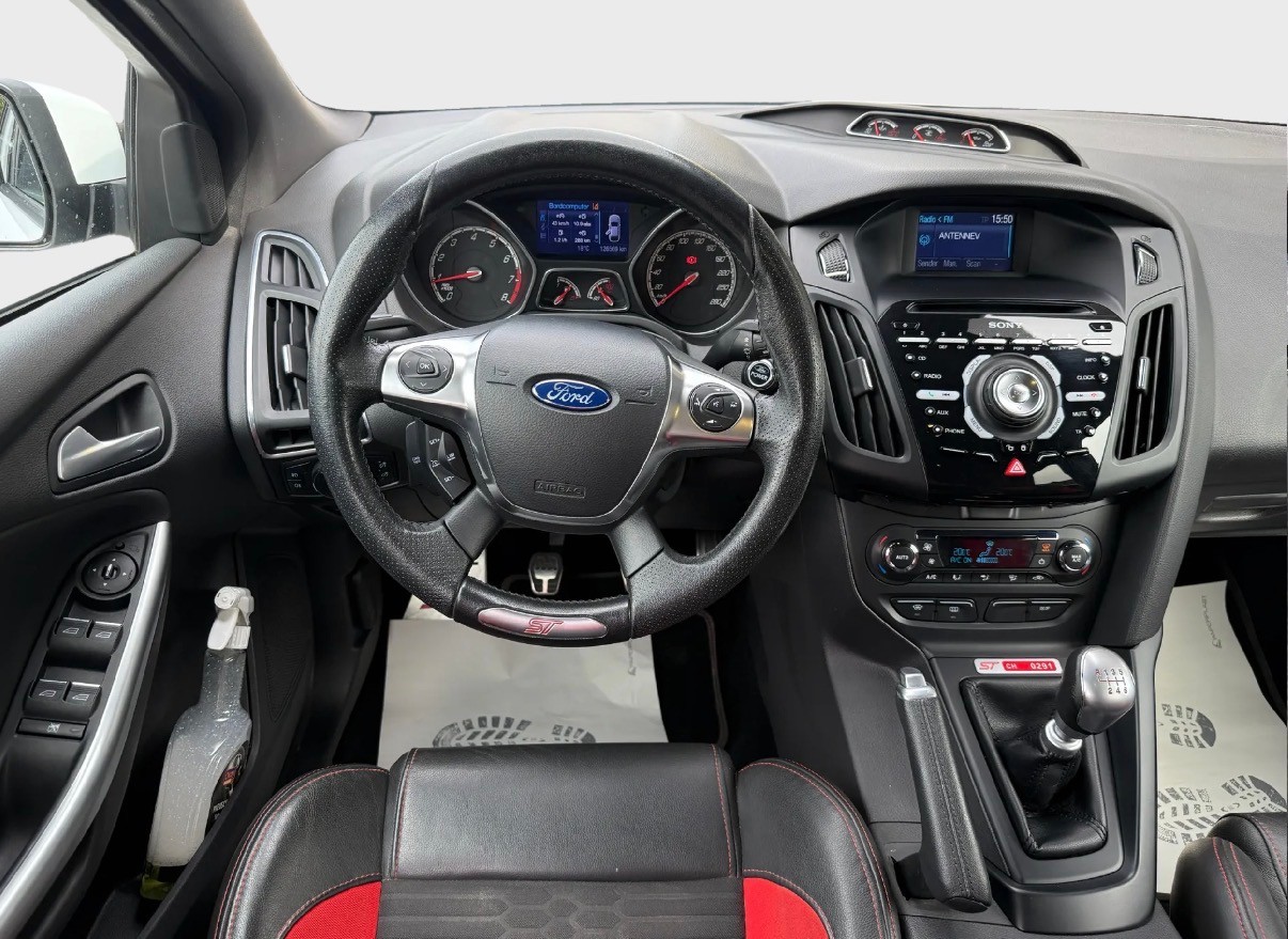FORD Focus 2.0 SCTi ST-3-image-9