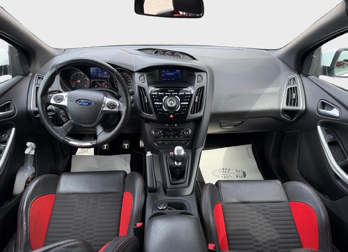 FORD Focus 2.0 SCTi ST-3-image-8