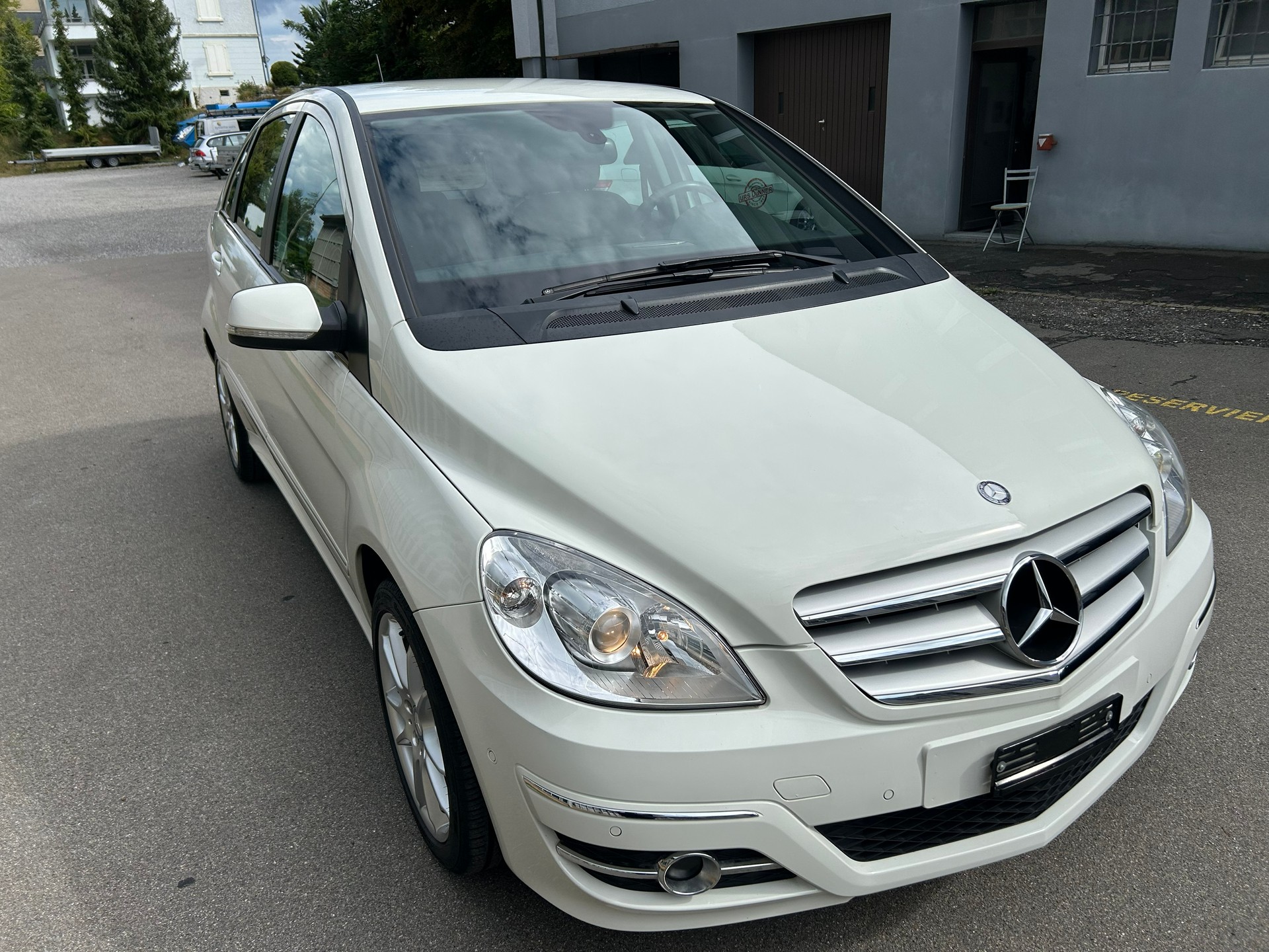 MERCEDES-BENZ B 180 Selection-image-4