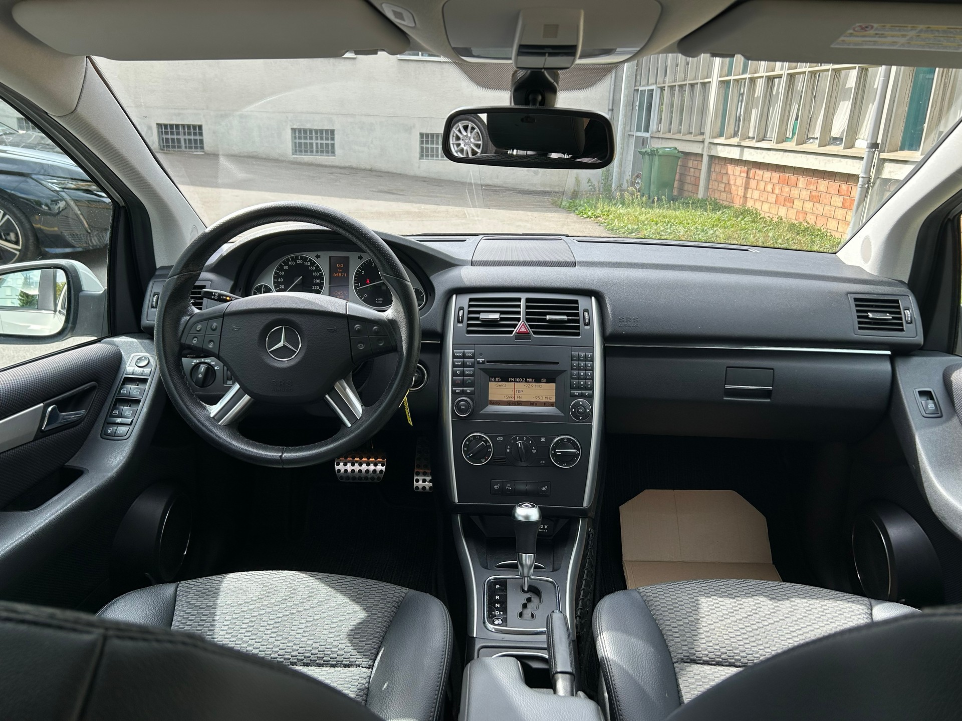 MERCEDES-BENZ B 180 Selection-image-13