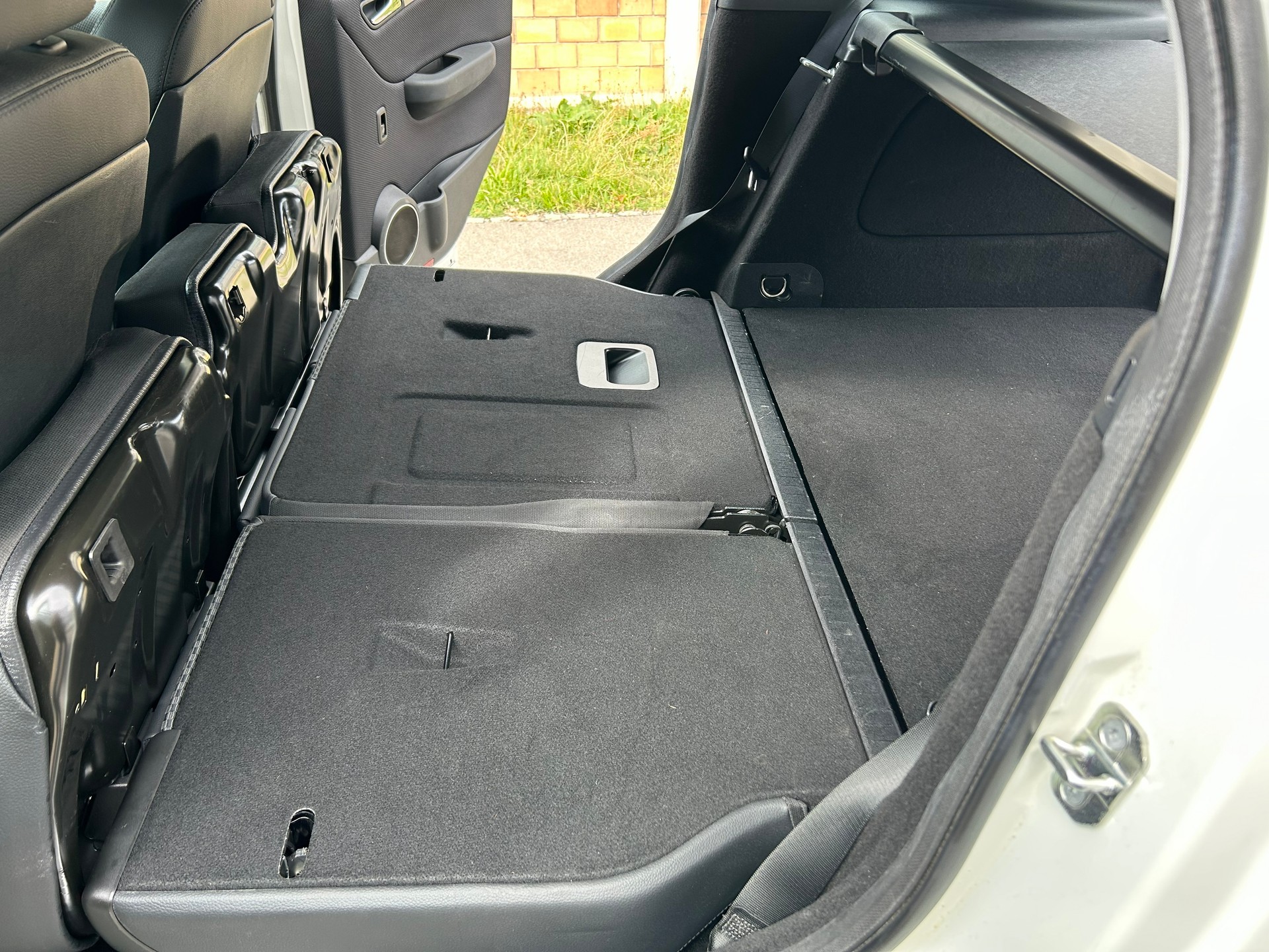 MERCEDES-BENZ B 180 Selection-image-17