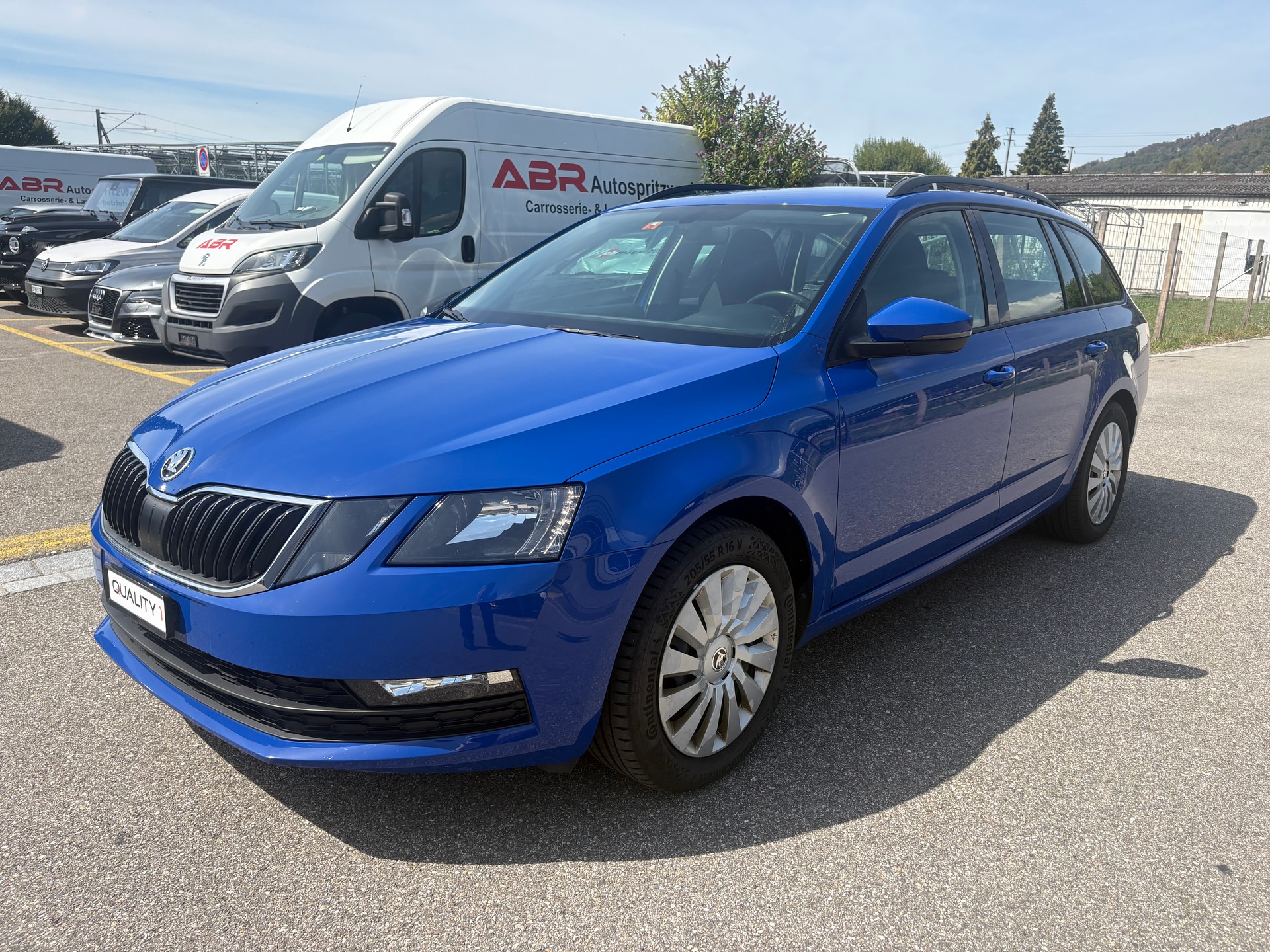 SKODA Octavia Combi 2.0 TDI Ambition 4x4 DSG-image-0