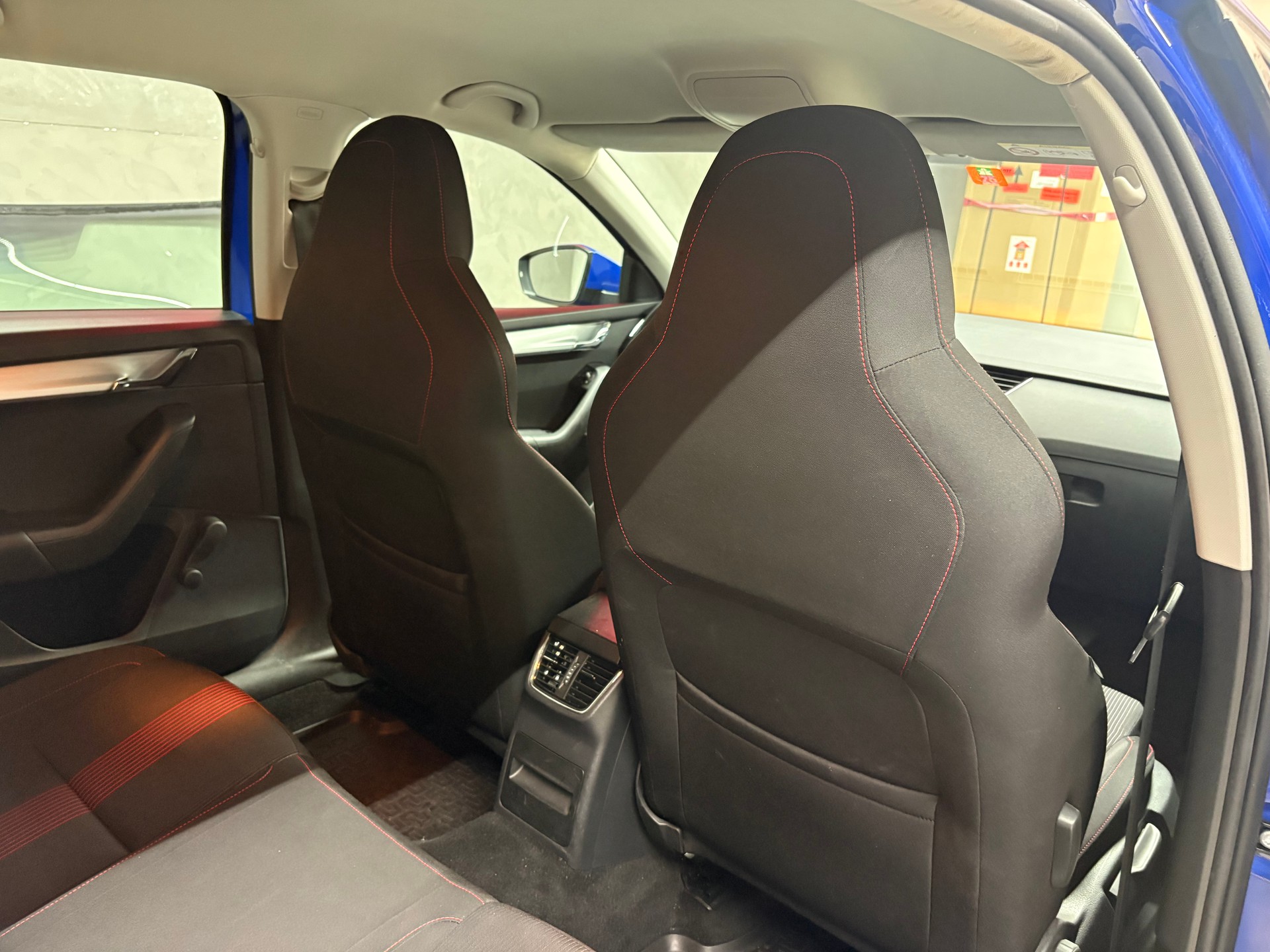 SKODA Octavia Combi 2.0 TDI Ambition 4x4 DSG-image-10