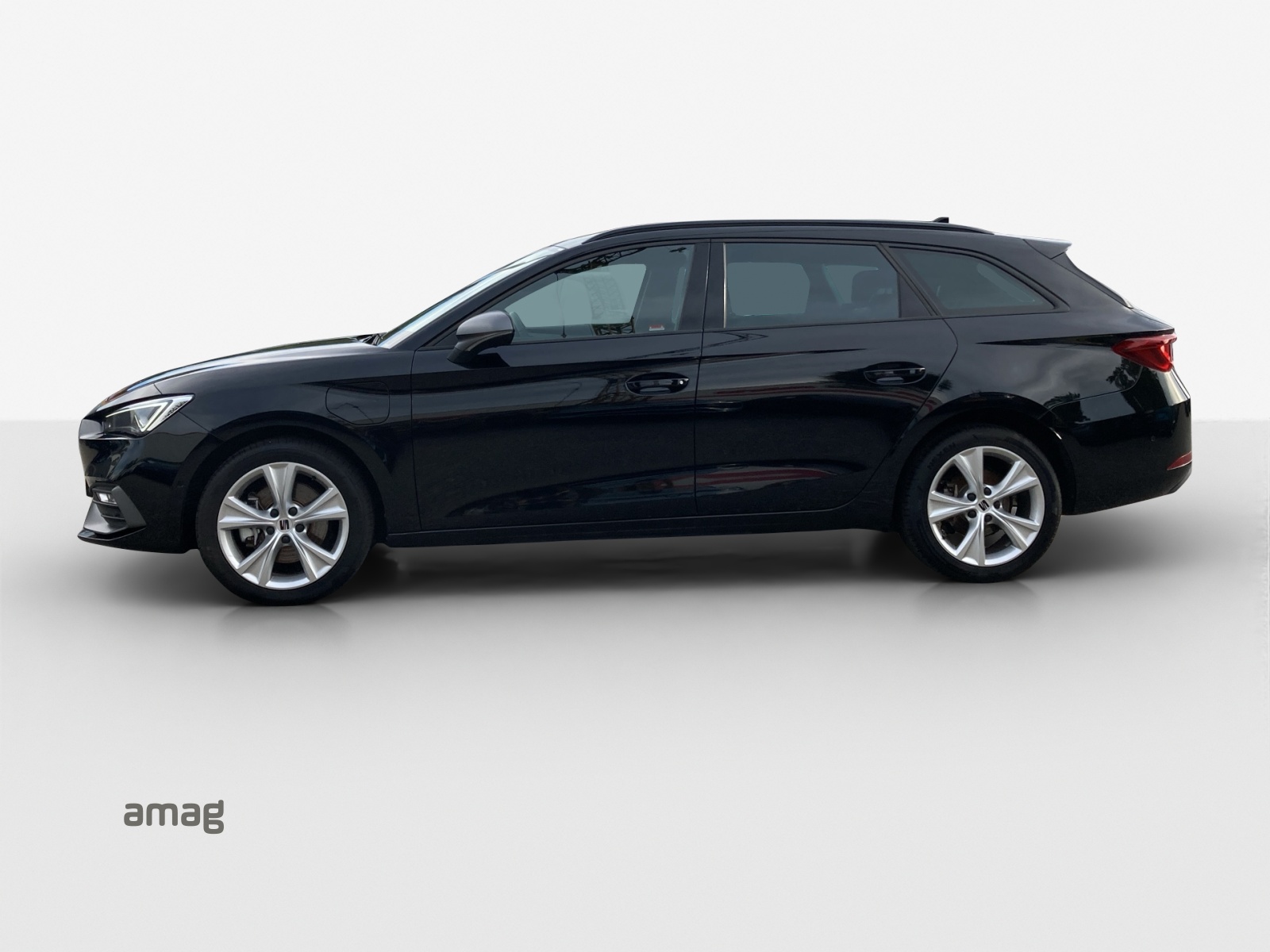 SEAT Leon ST 1.5 eHybrid pHEV DSG FR-image-1