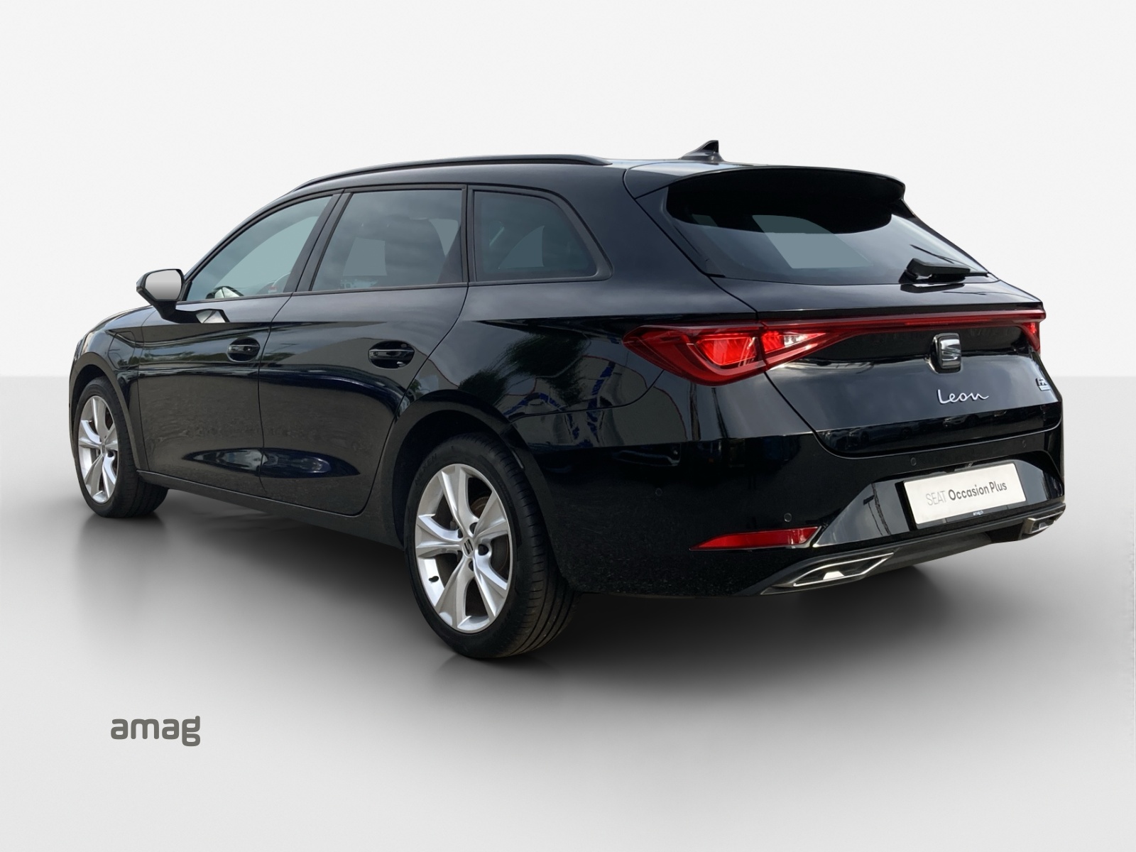 SEAT Leon ST 1.5 eHybrid pHEV DSG FR-image-2