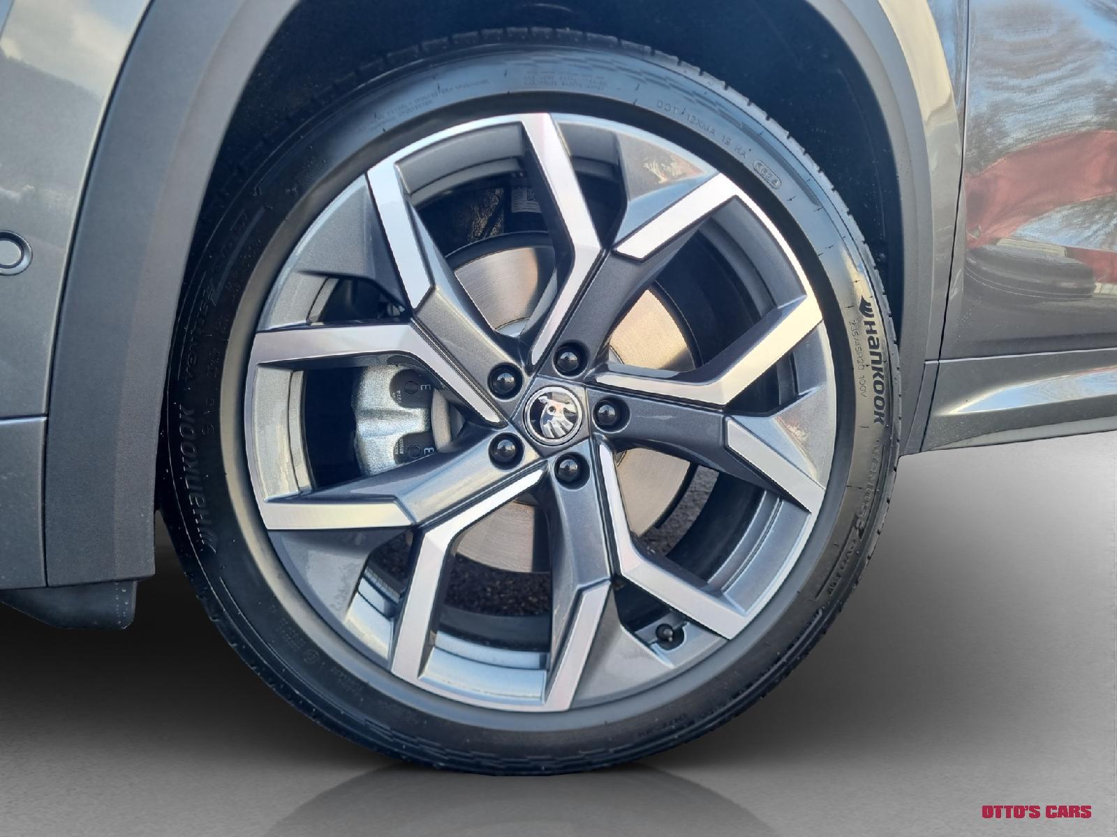 SKODA Kodiaq NEW 2.0 TDI SportLine 4x4 DSG *7Plätzer*Anhängevorrichtung*Panoramadach* 2025-image-12