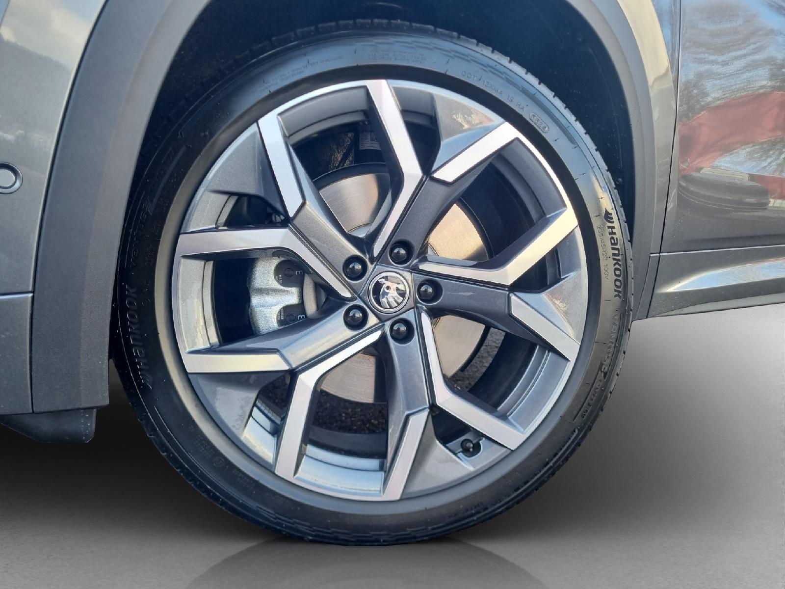 SKODA Kodiaq NEW 2.0 TDI SportLine 4x4 DSG *7Plätzer*Anhängevorrichtung*Panoramadach* 2025-image-12