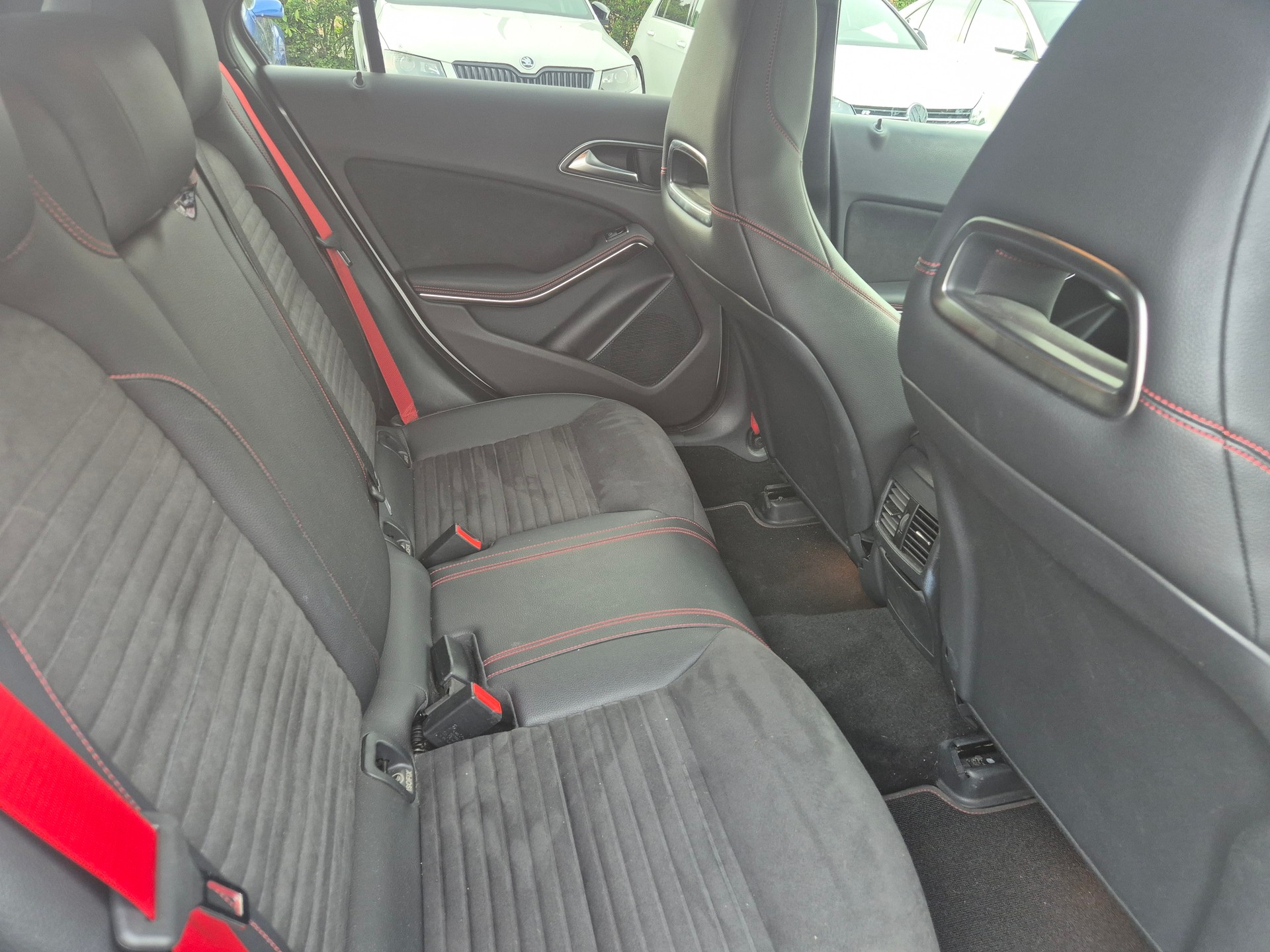 MERCEDES-BENZ A 250 Sport 4Matic 7G-DCT-image-8