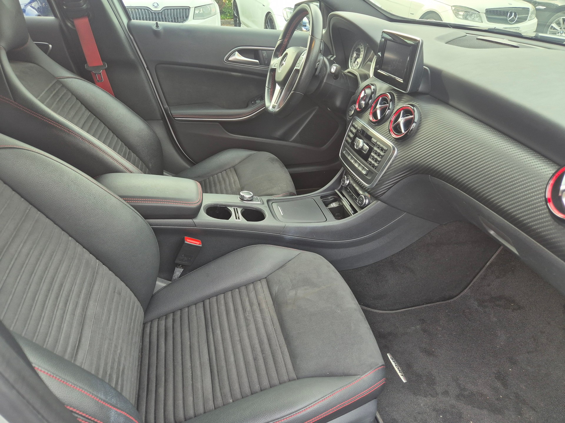 MERCEDES-BENZ A 250 Sport 4Matic 7G-DCT-image-7