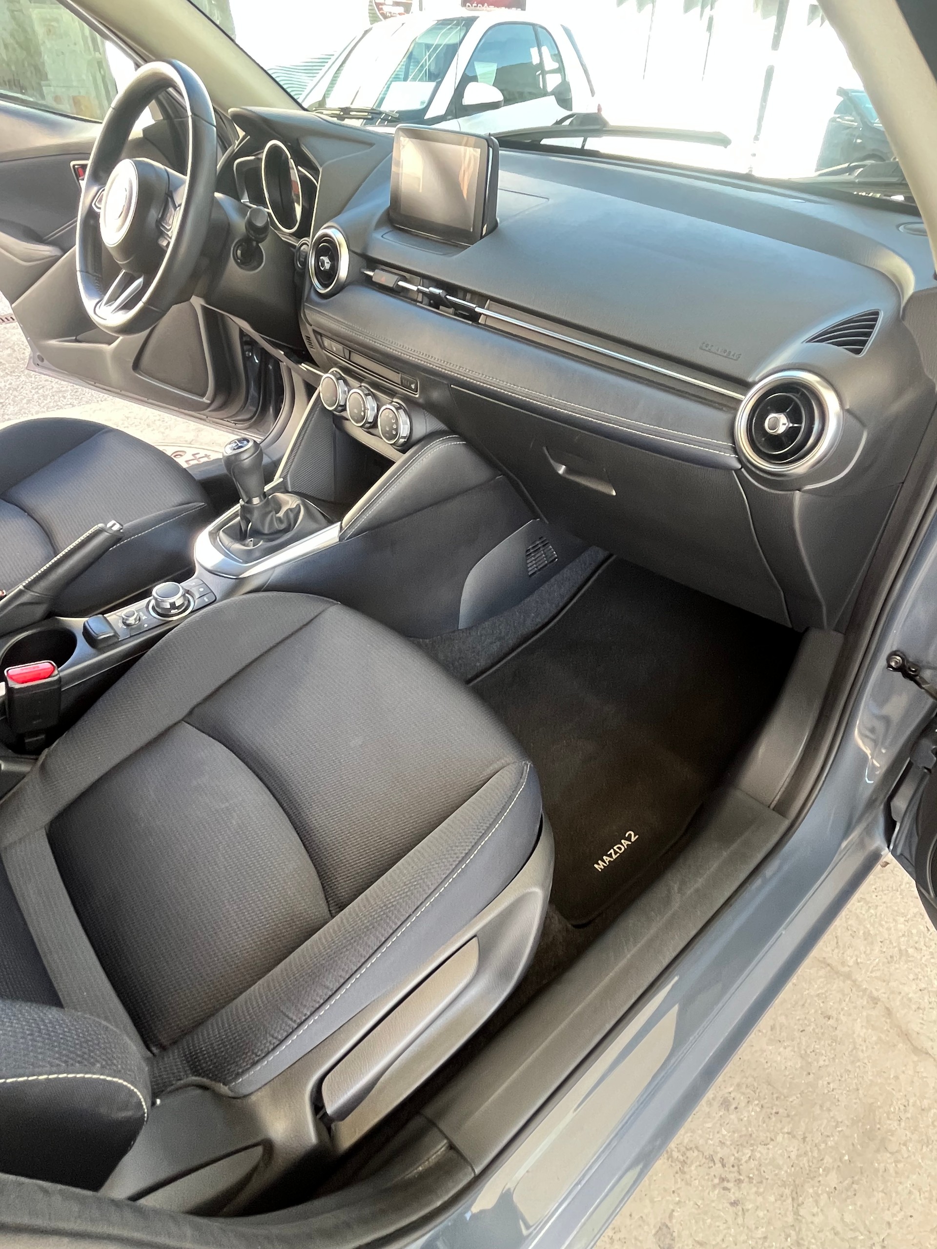 MAZDA 2 SKYACTIV-G 90 Mild Hybrid Revolution-image-11