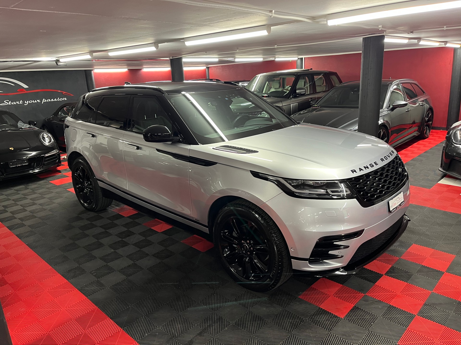 LAND ROVER Range Rover Velar R-Dynamic P 250 SE Automatic-image-3