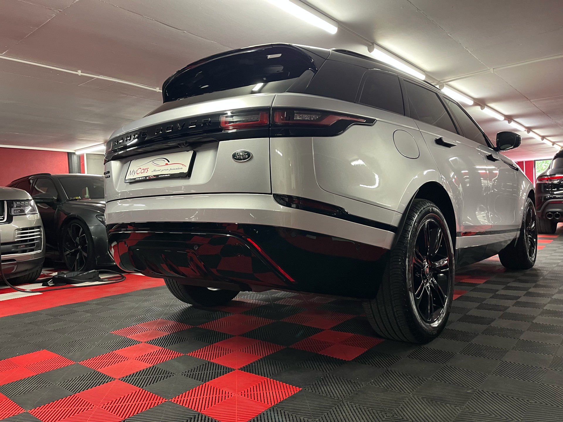 LAND ROVER Range Rover Velar R-Dynamic P 250 SE Automatic-image-6
