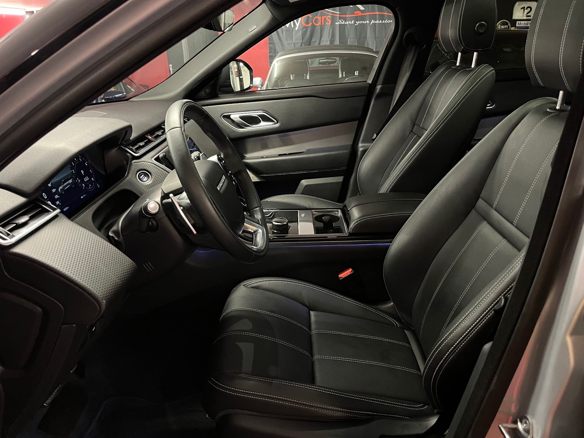 LAND ROVER Range Rover Velar R-Dynamic P 250 SE Automatic-image-12
