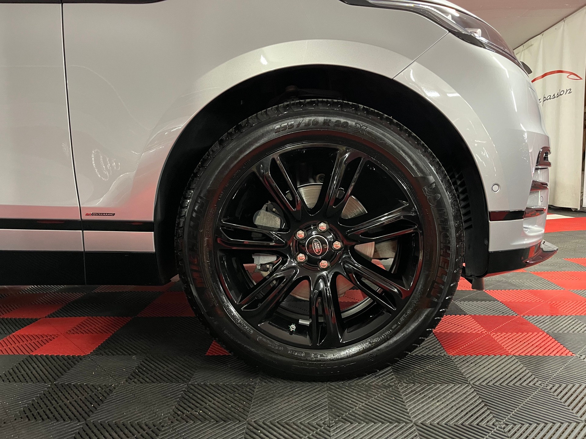 LAND ROVER Range Rover Velar R-Dynamic P 250 SE Automatic-image-4