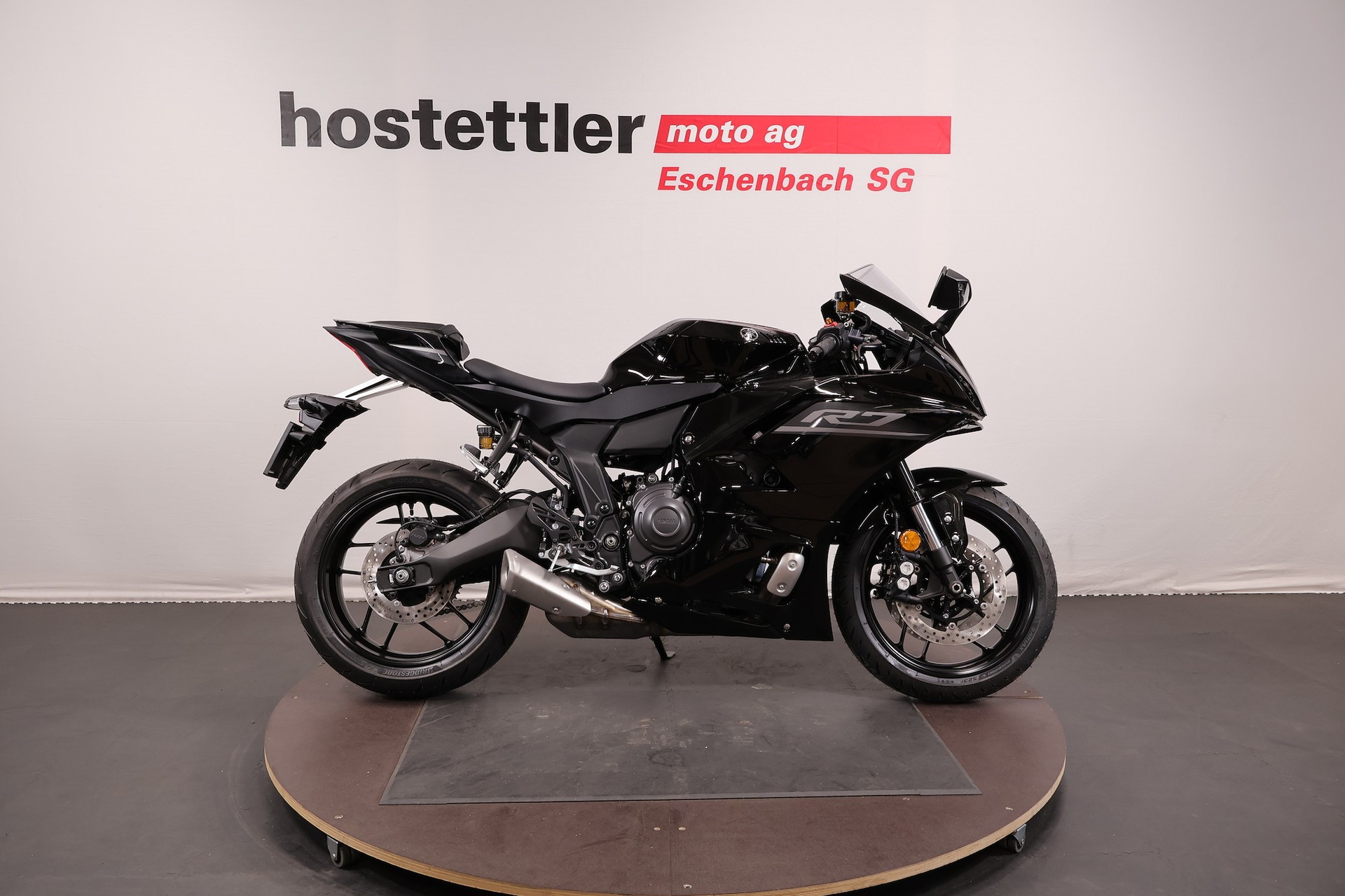YAMAHA R7 35 kW-showroom-element-1