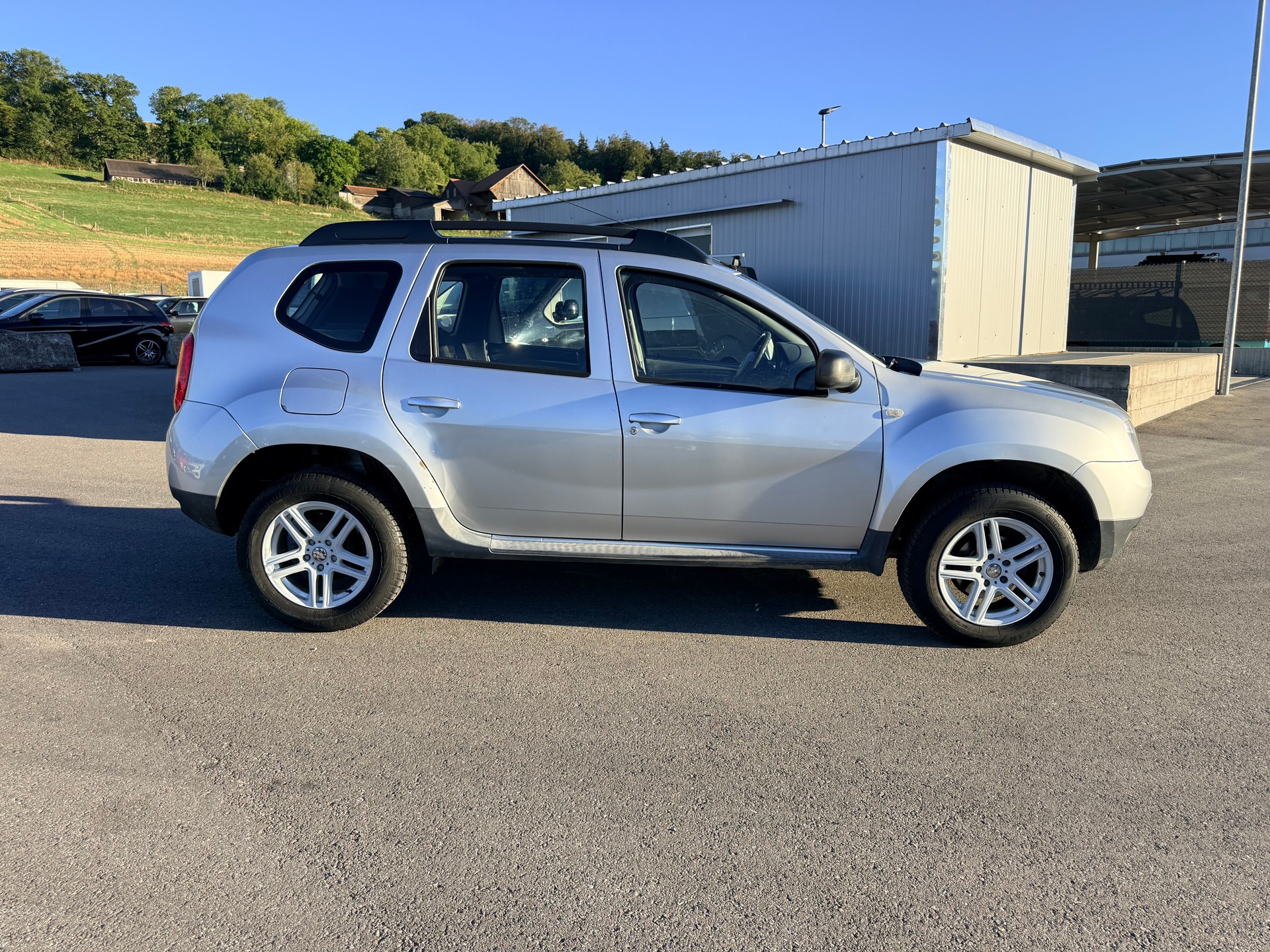 DACIA Duster 1.6 Lauréate 4x4-image-1